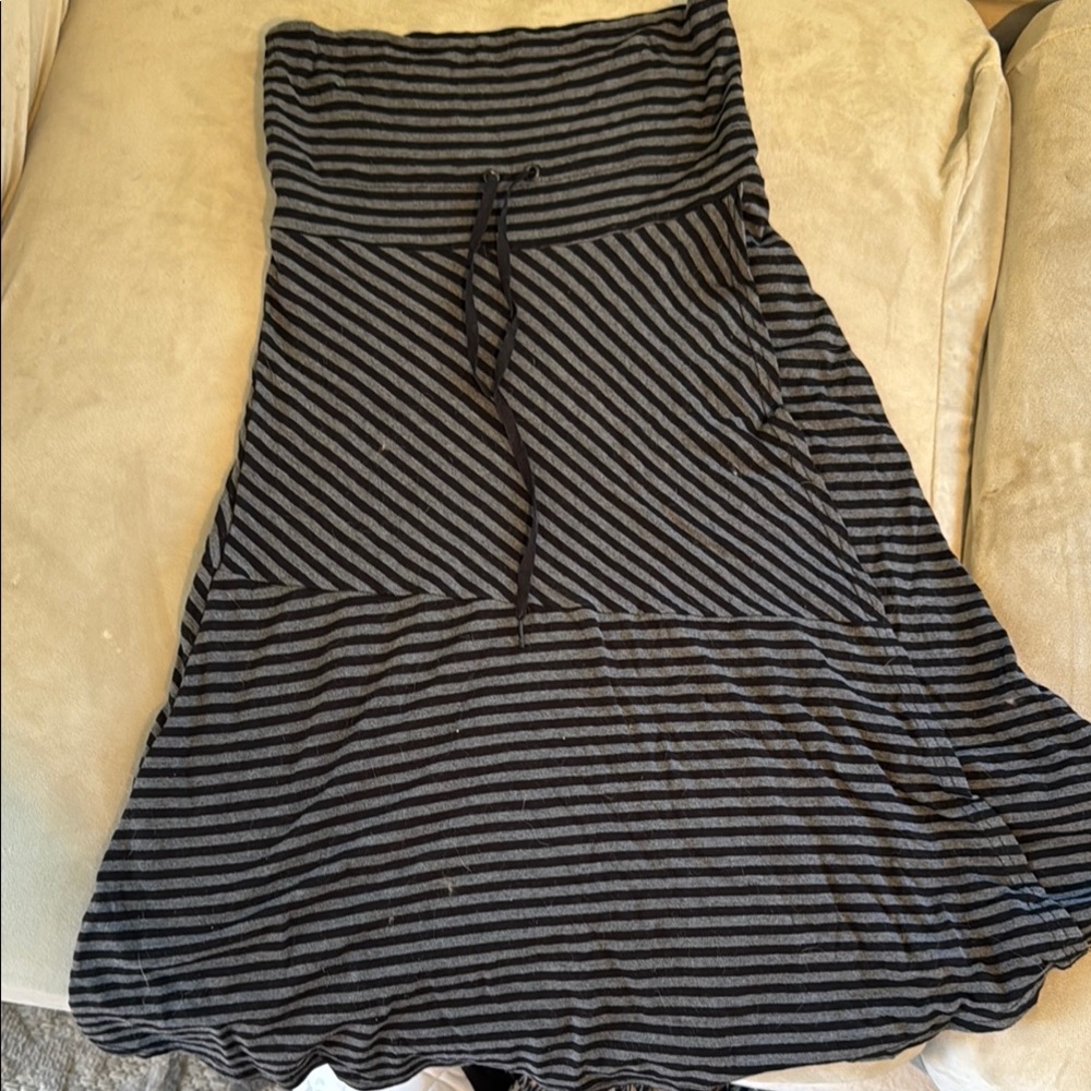 Athleta Black and Gray Tie Front Tiered Maxi Skirt